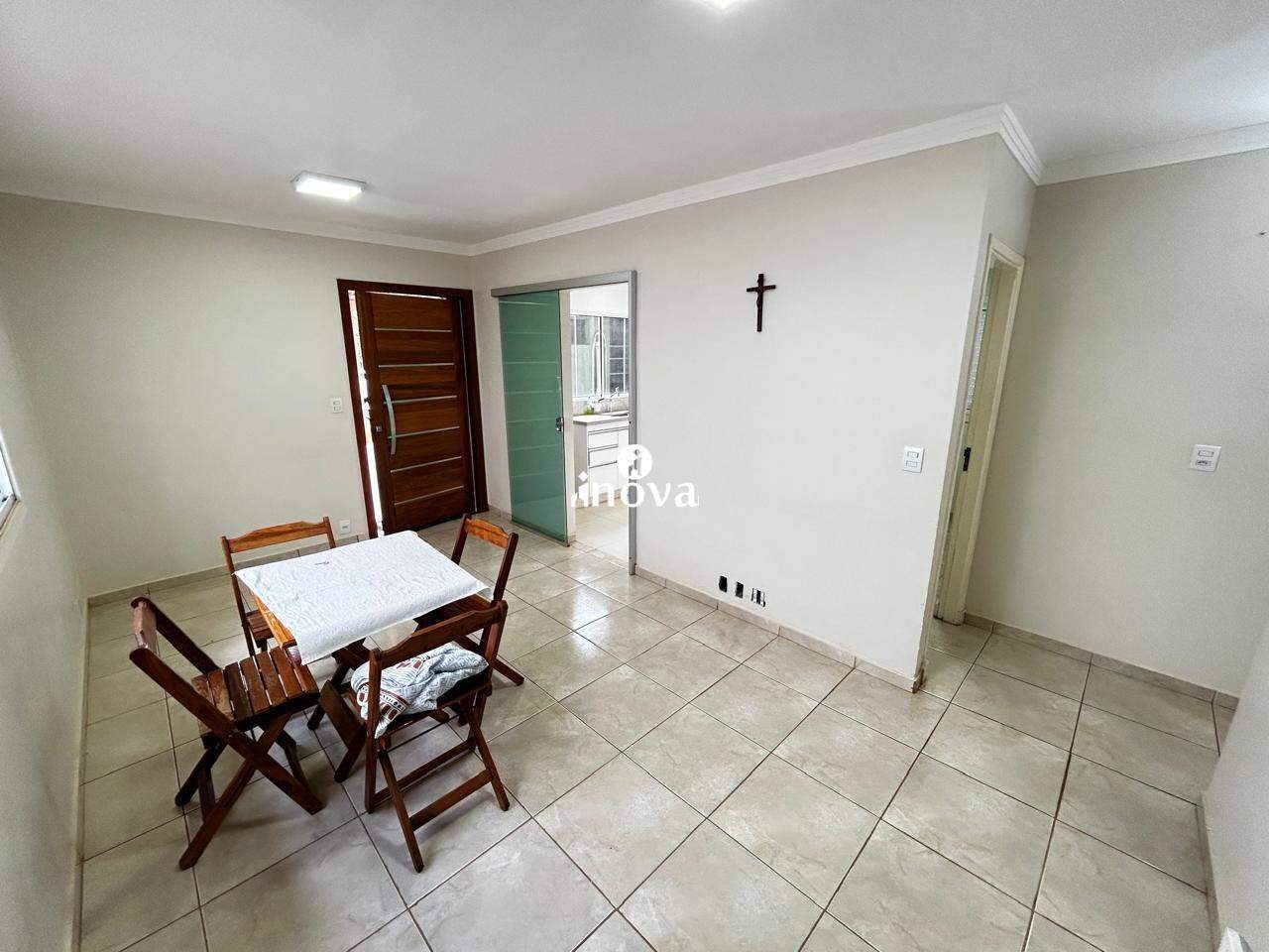 Casa Condomínio à venda no Portal Beija Flor: 