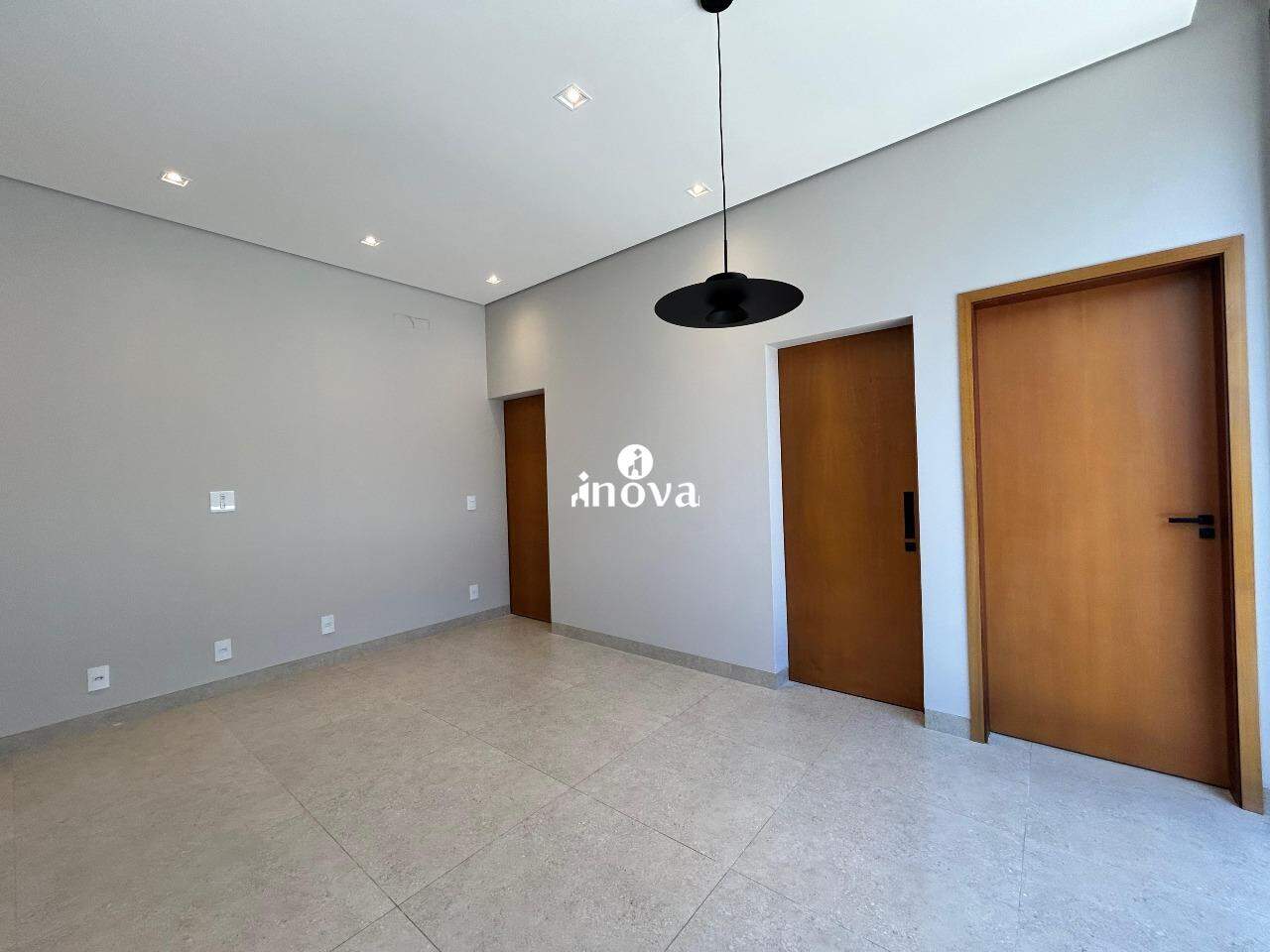 Casa à venda no Fabrício: 