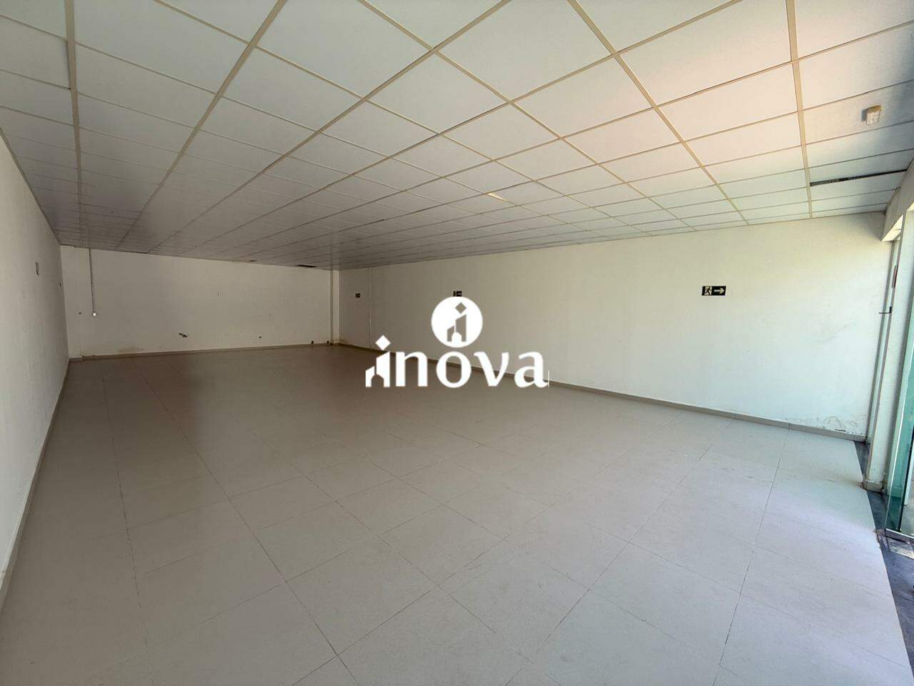 Sala ou Loja para aluguel no Santa Maria: 