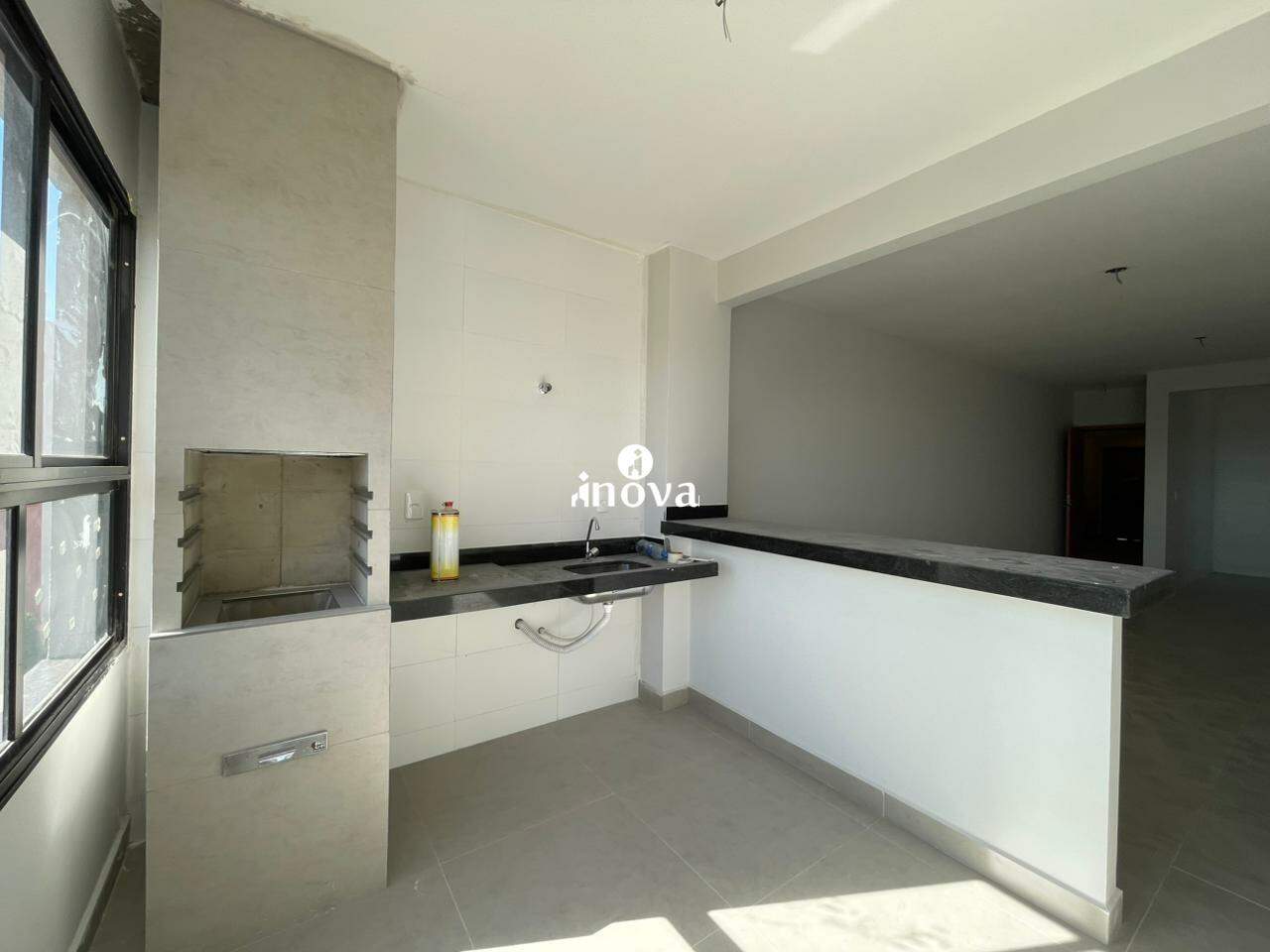 Apartamento à venda no Mercês: 