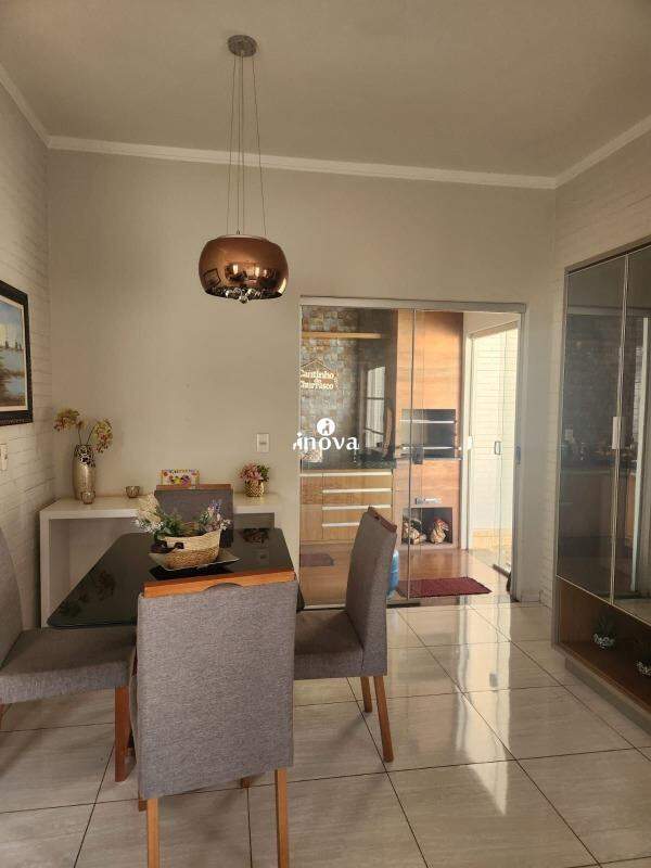 Casa à venda no Nenê Gomes, Jardim: 