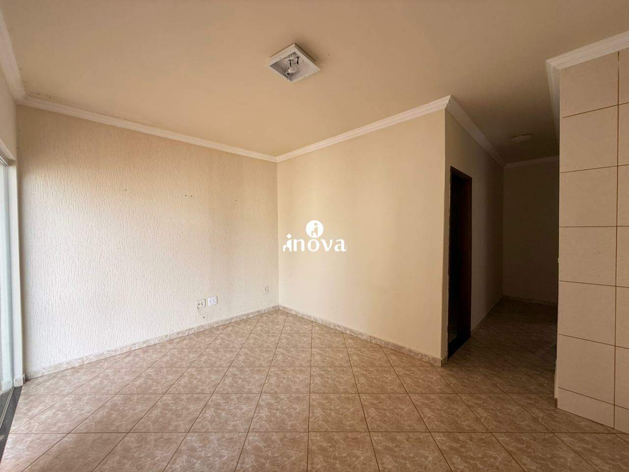 Casa à venda no Dom Eduardo - Jardim: 