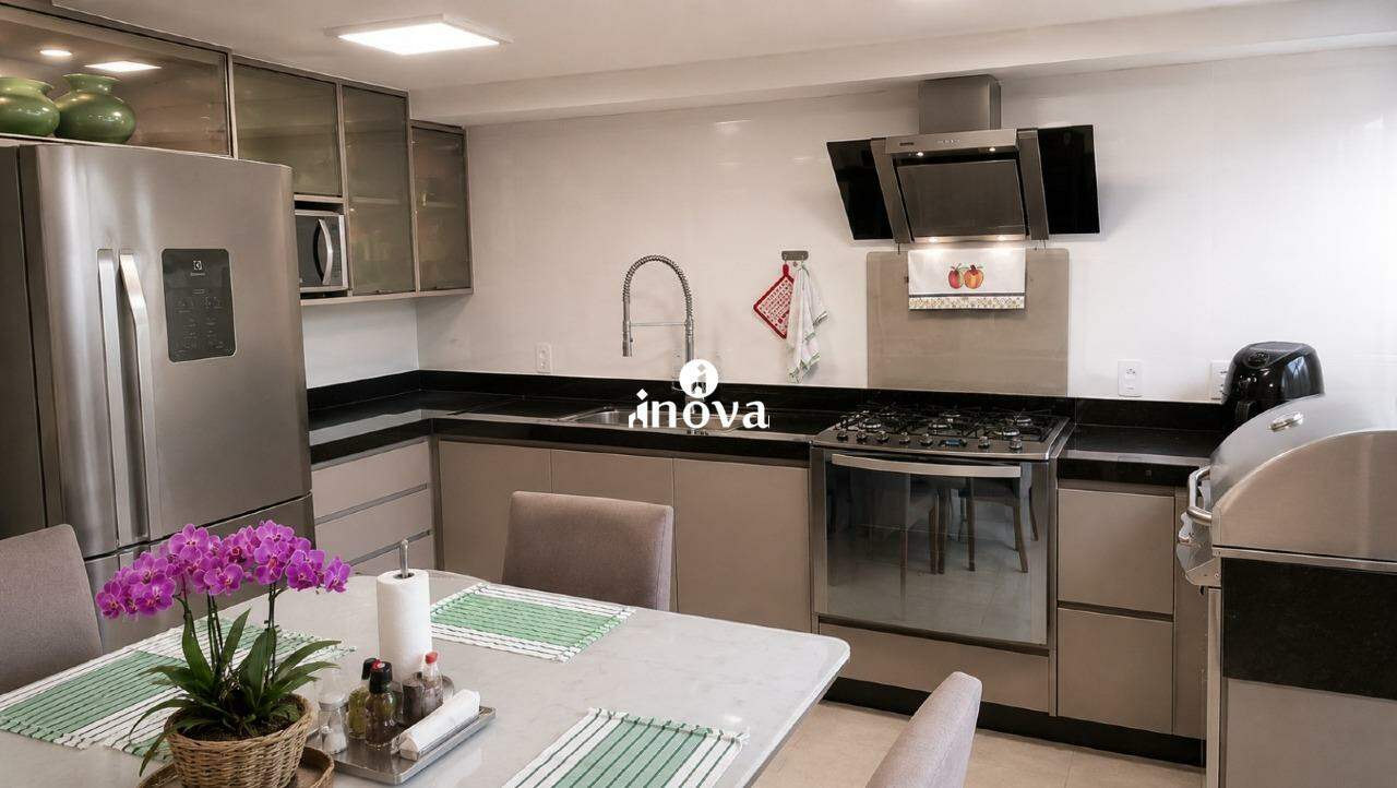 Apartamento à venda no Mercês: 