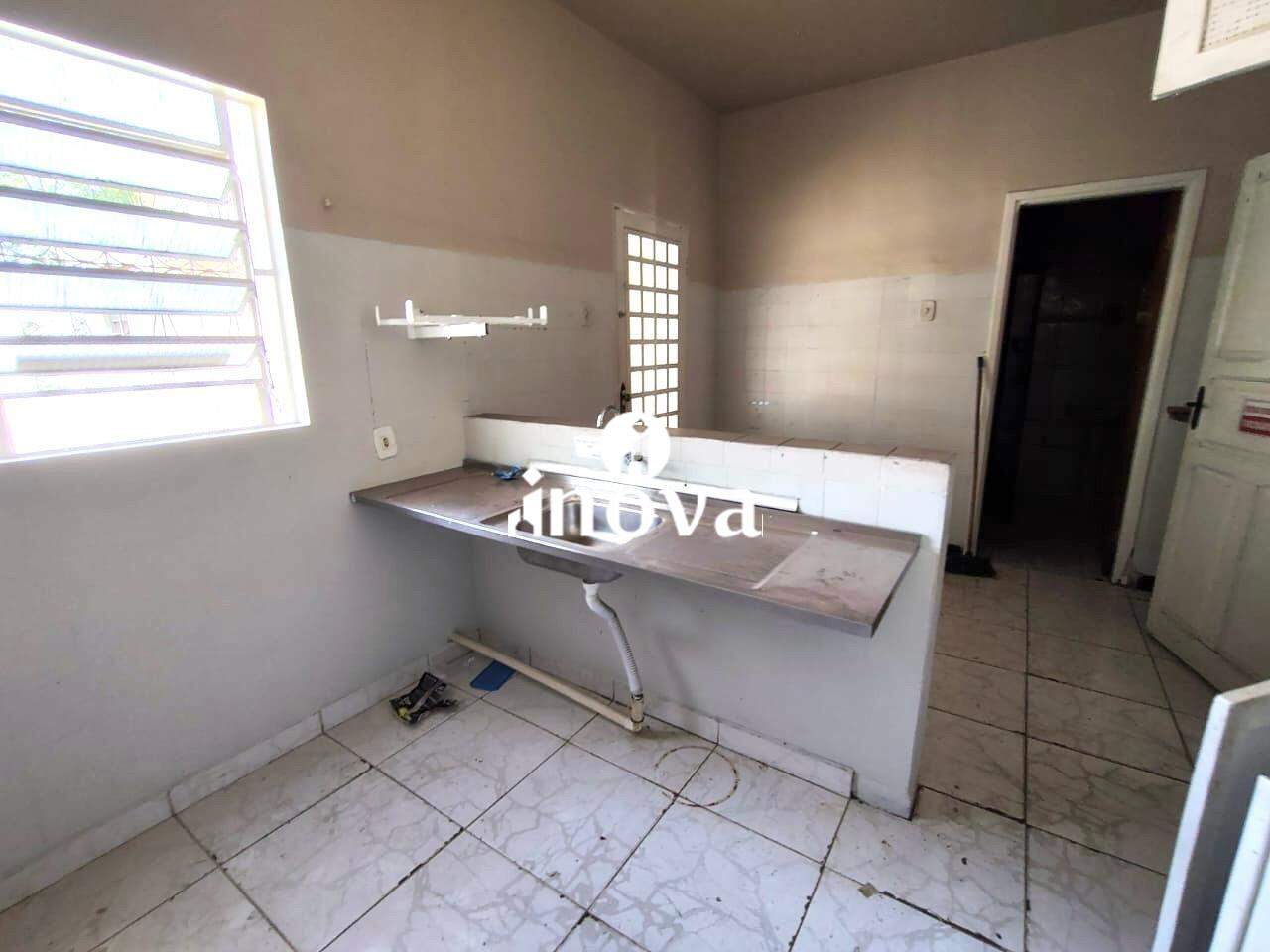 Sala ou Loja para aluguel no Abadia: 