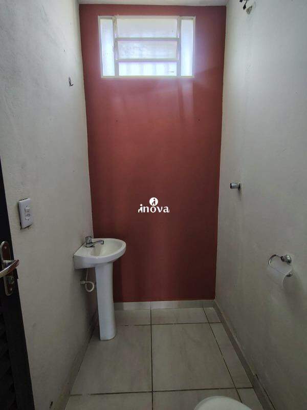 Sala ou Loja para aluguel no Abadia: 