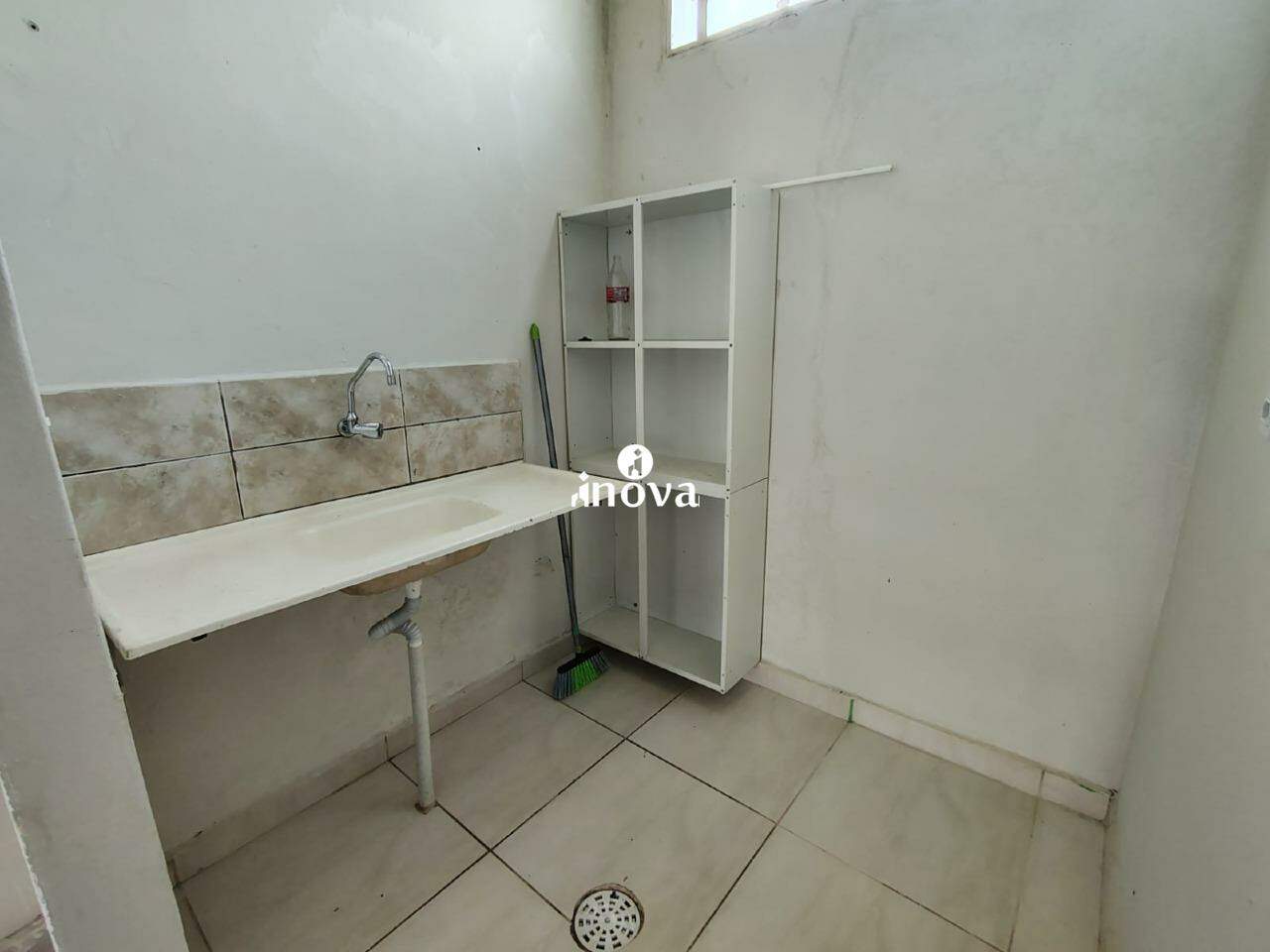 Sala ou Loja para aluguel no Abadia: 