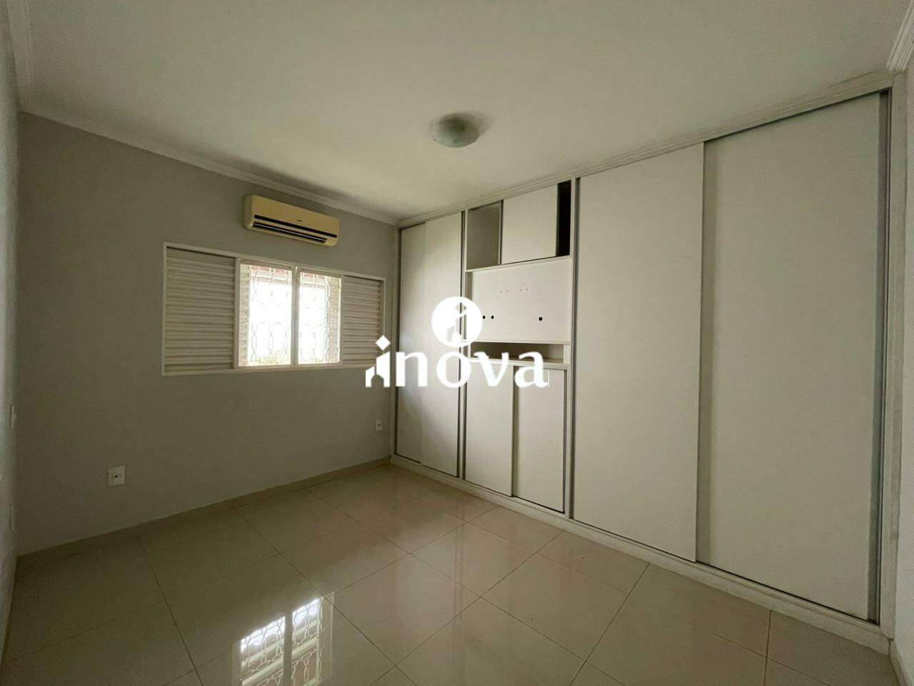 Casa à venda no Universitário: 