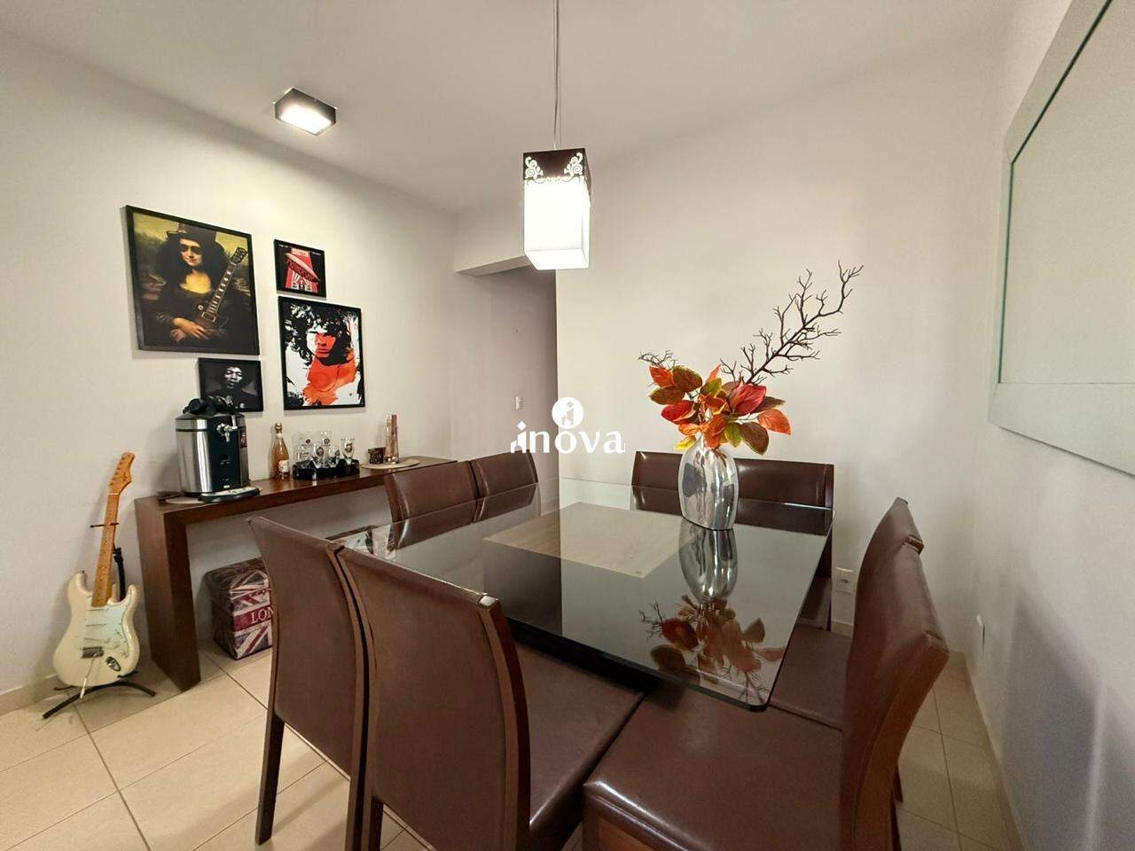 Apartamento à venda no Mercês: 