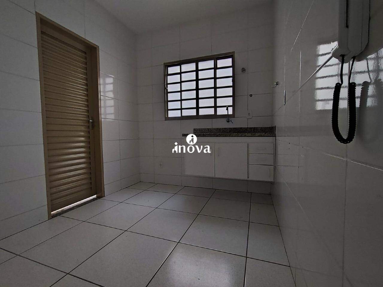 Apartamento para aluguel no Mercês: 