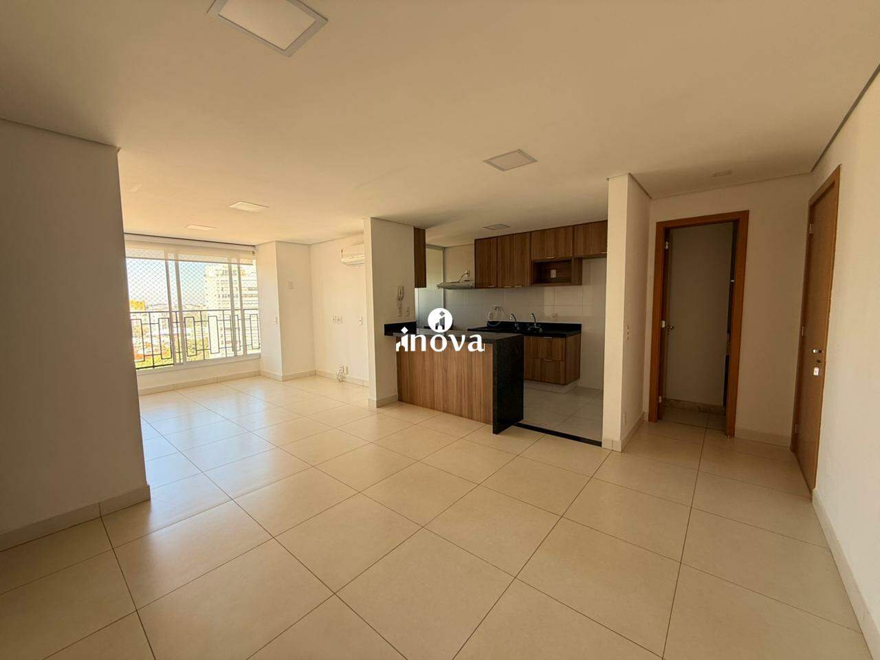 Apartamento à venda no Mercês: 