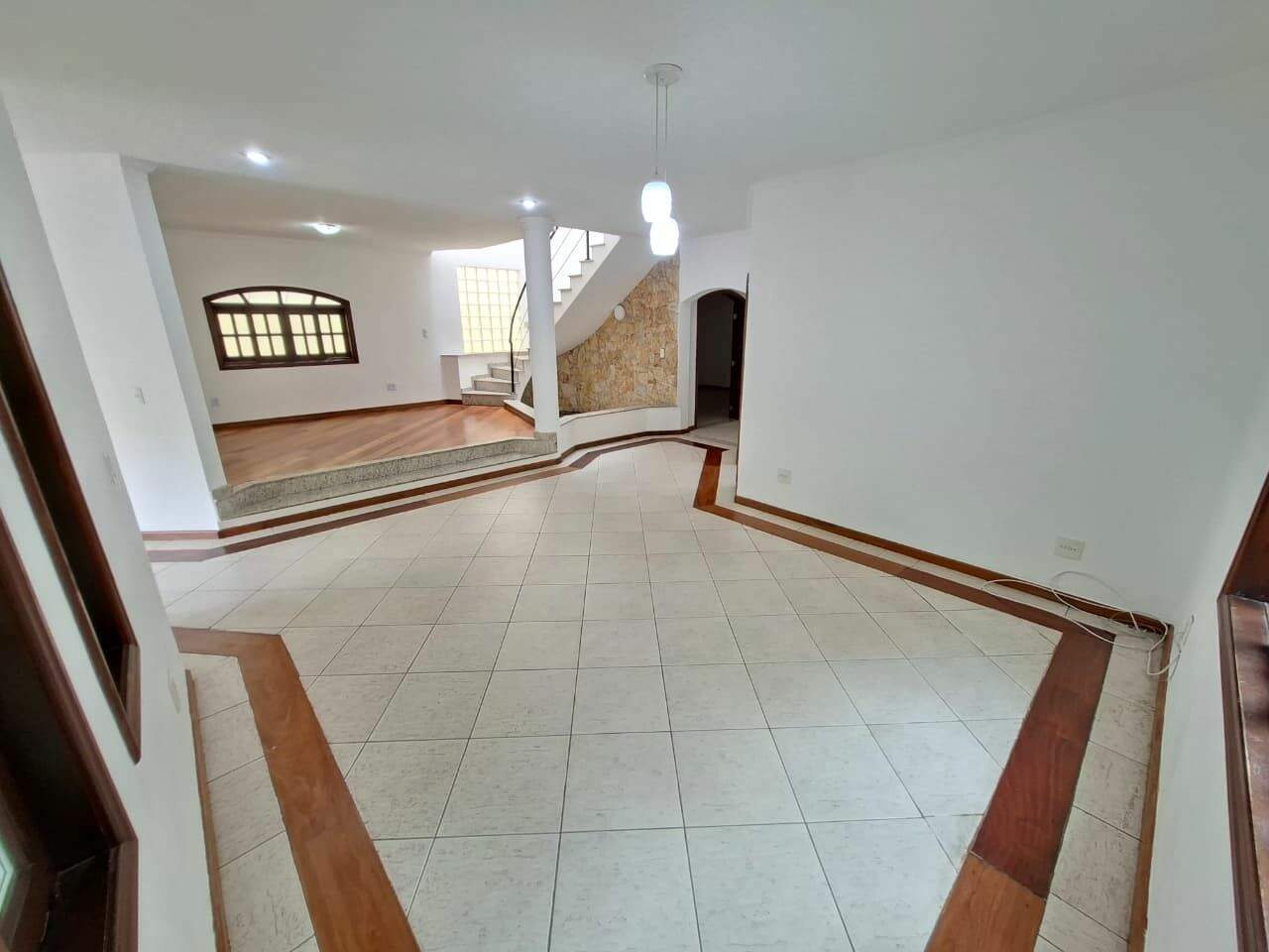 Sobrado para aluguel no Jardim Pagliato: 9.jpeg