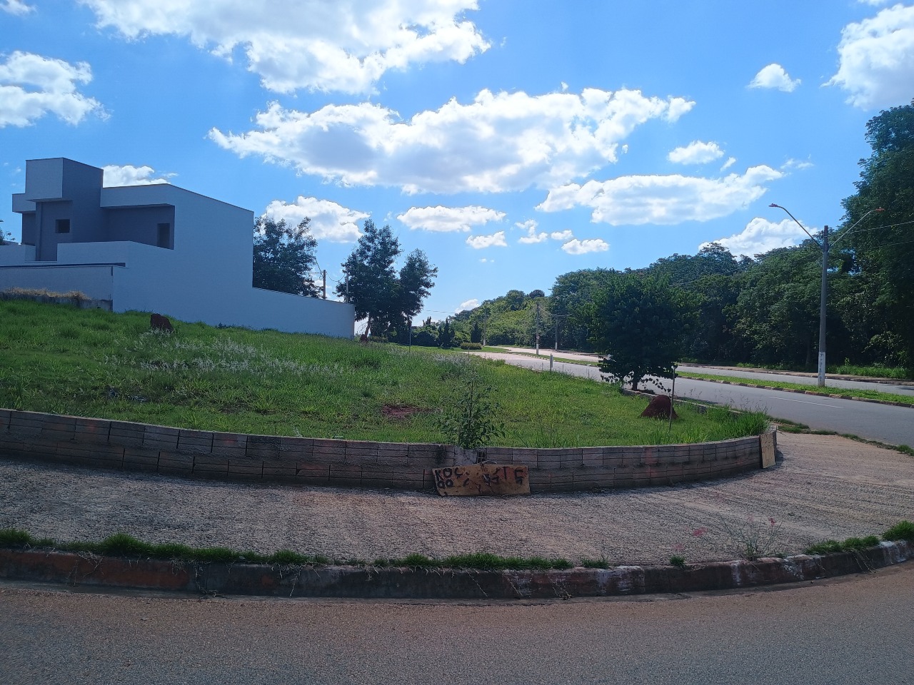 Terreno à venda no Portal Ville Jardins: 