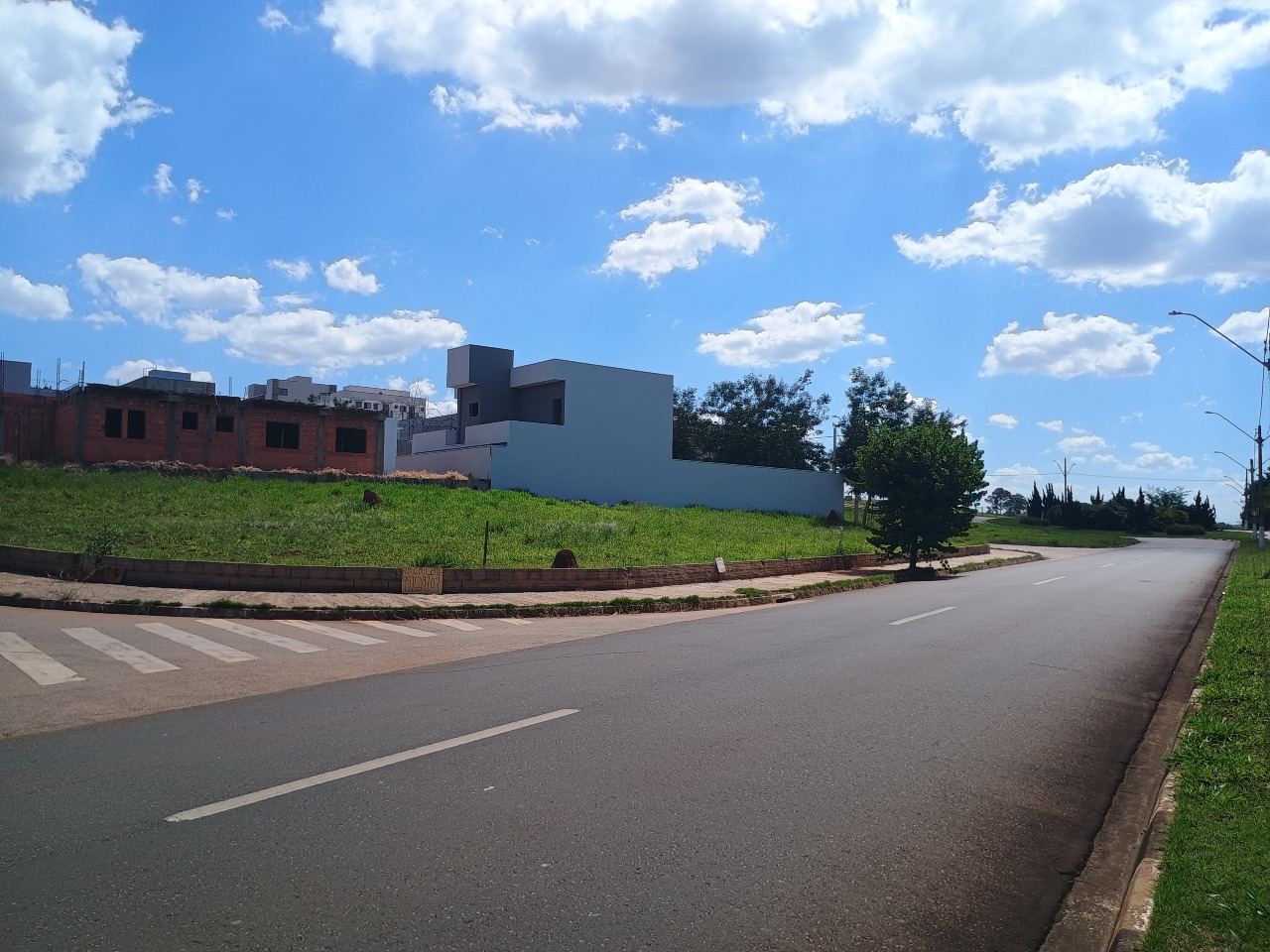 Terreno à venda no Portal Ville Jardins: 