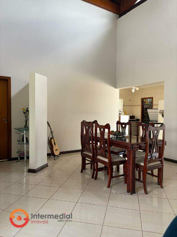 Casa à venda no Portal dos Lagos: 