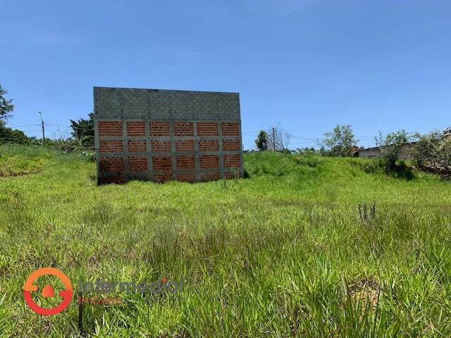 Terreno à venda no Terra de Santa Cruz I: 