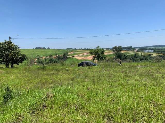 Terreno à venda no Terra de Santa Cruz I: 