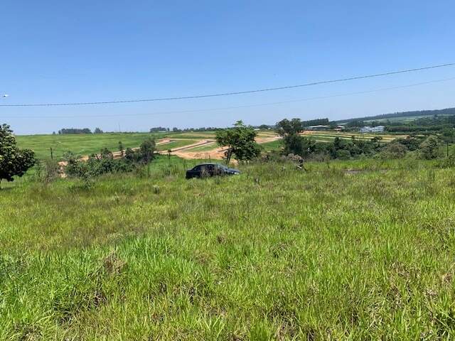 Terreno à venda no Terra de Santa Cruz I: 