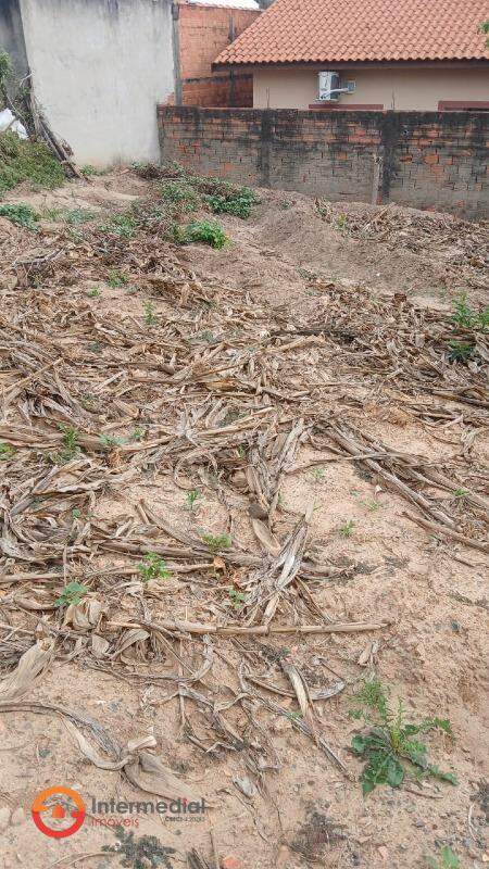 Terreno à venda no Terra de Santa Cruz I: 