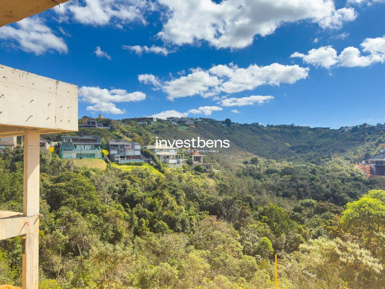 Casa em condomínio à venda no Vale dos Cristais: 