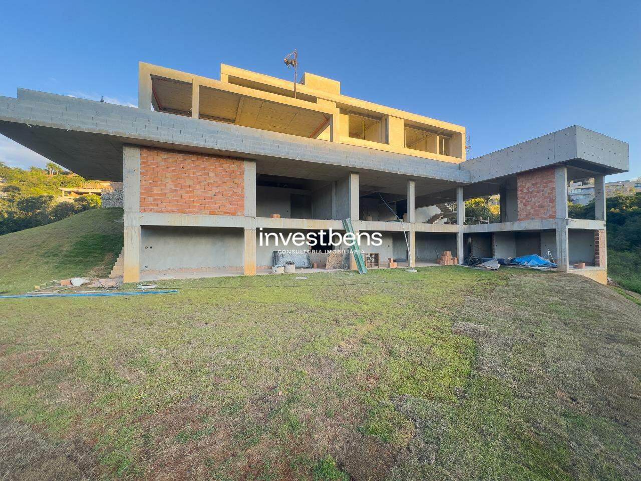Casa em condomínio à venda no Vale dos Cristais: 