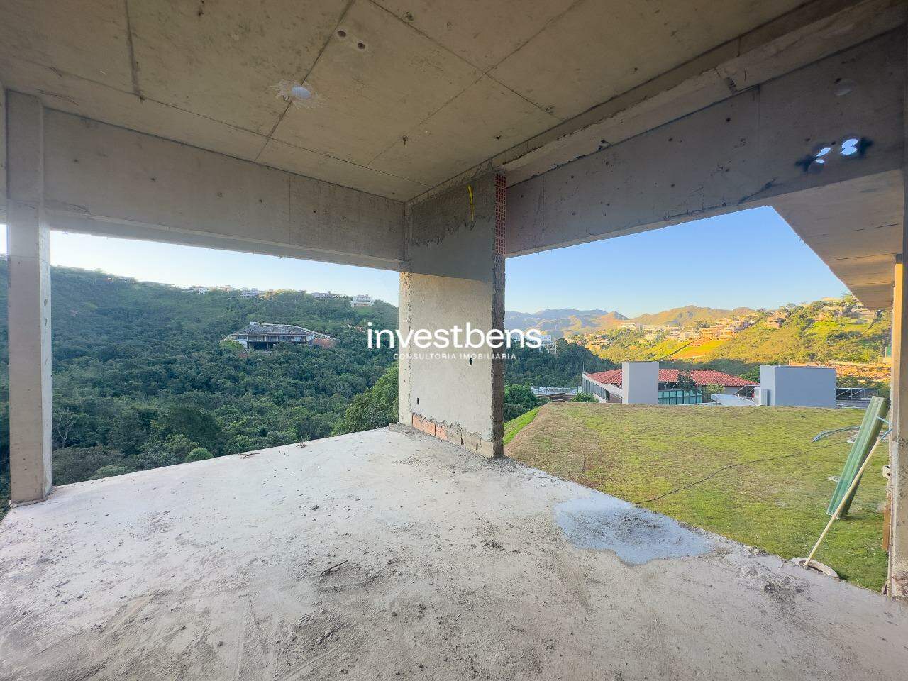 Casa em condomínio à venda no Vale dos Cristais: 