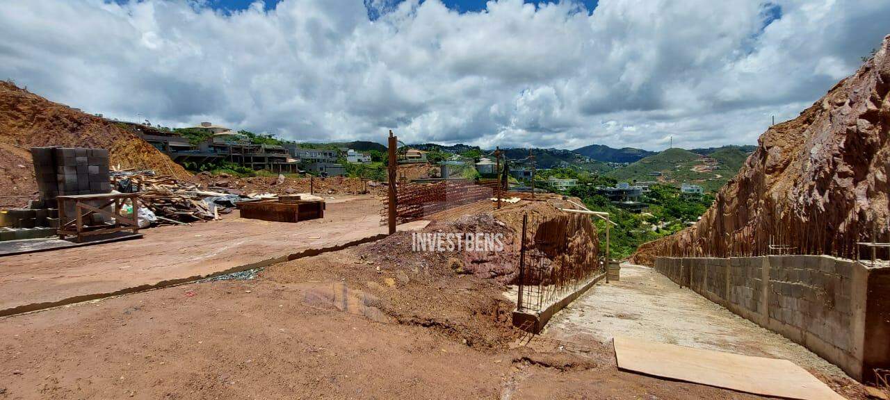 Lote em condomínio à venda no Vale dos Cristais: 