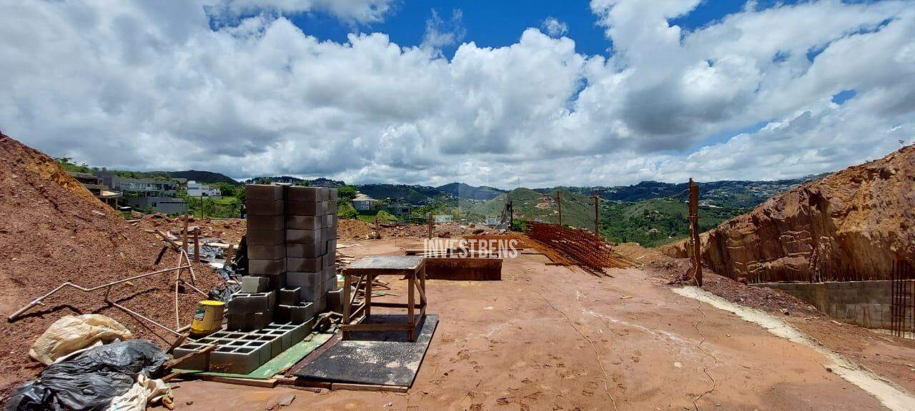 Lote em condomínio à venda no Vale dos Cristais: 