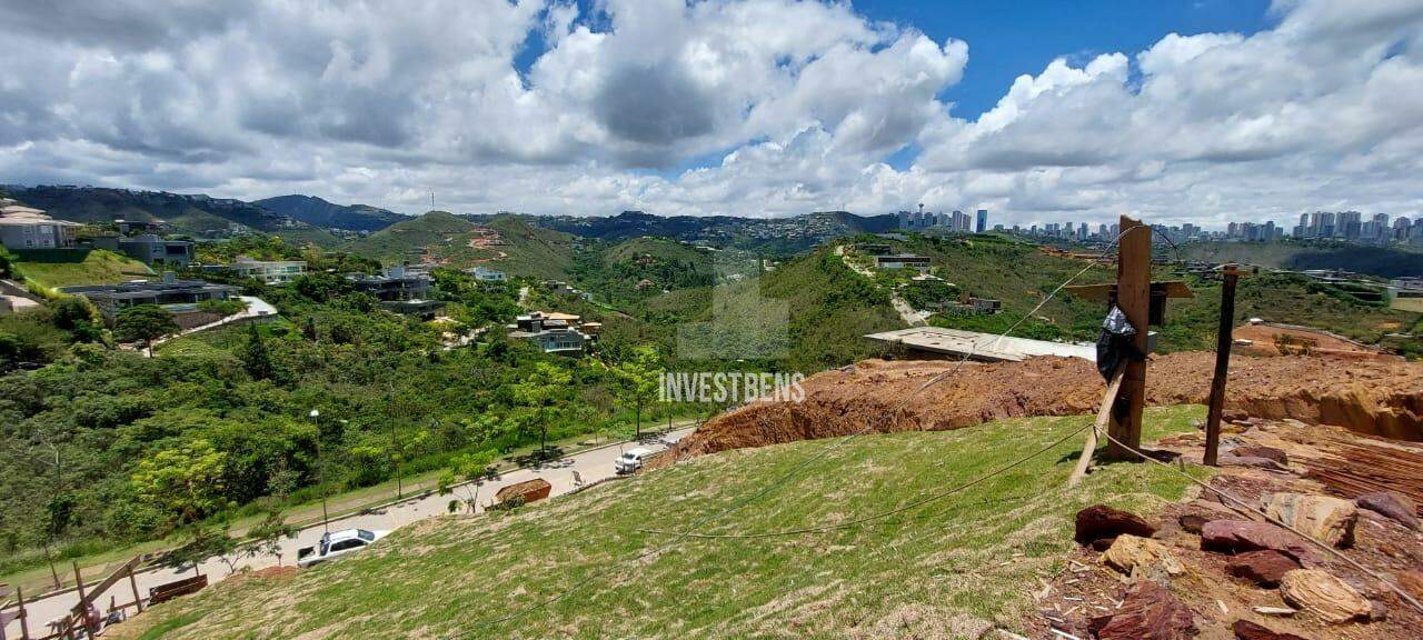 Lote em condomínio à venda no Vale dos Cristais: 