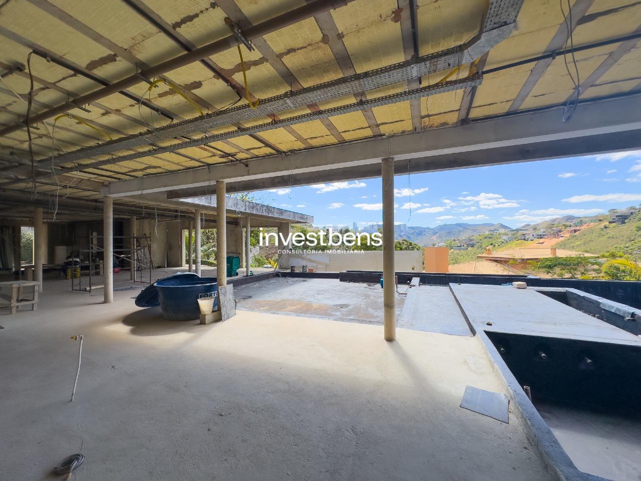 Casa em condomínio à venda no Vale dos Cristais: 