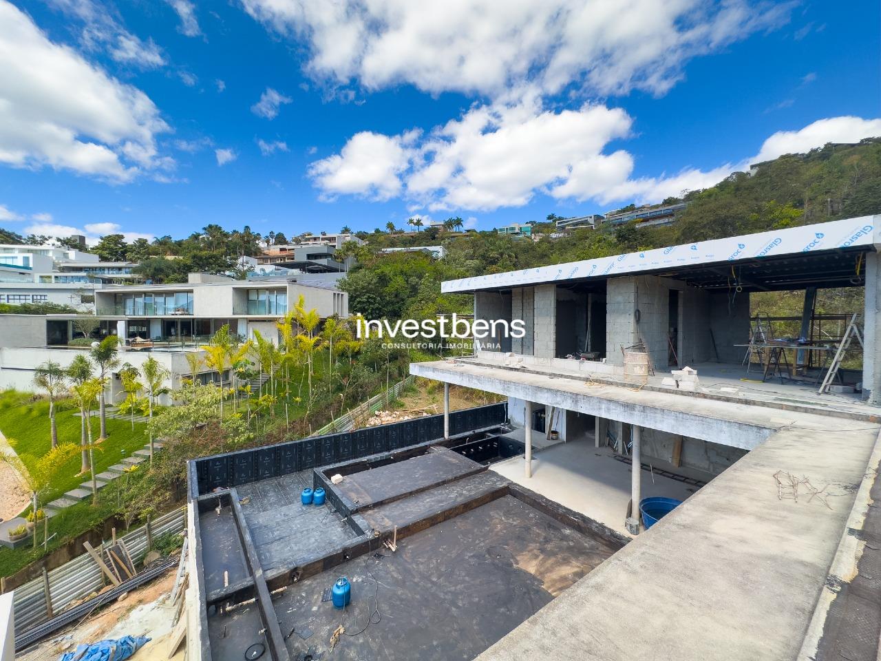 Casa em condomínio à venda no Vale dos Cristais: 