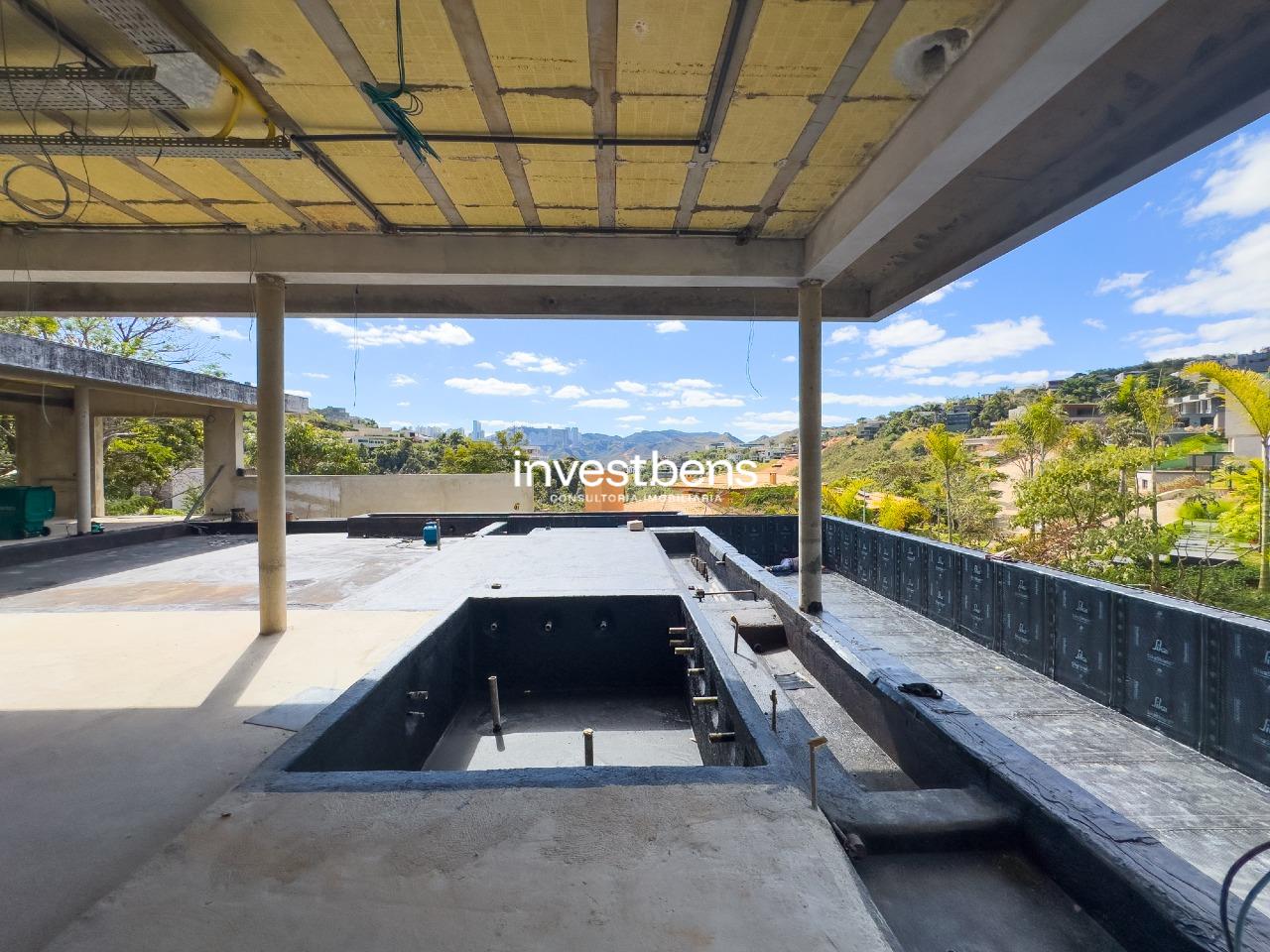 Casa em condomínio à venda no Vale dos Cristais: 