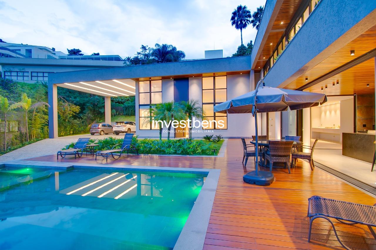 Casa em condomínio à venda no Vale dos Cristais: 