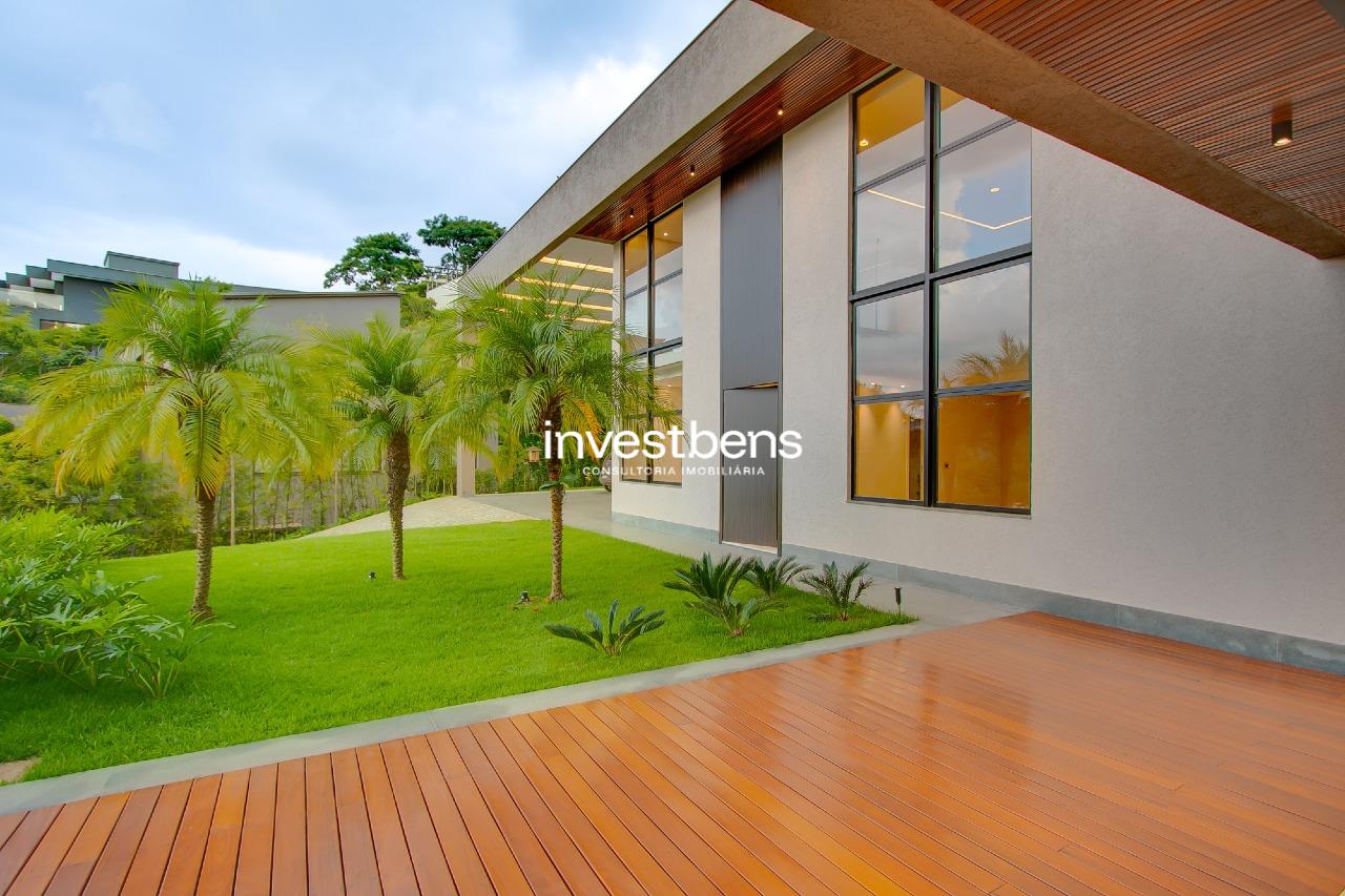 Casa em condomínio à venda no Vale dos Cristais: 