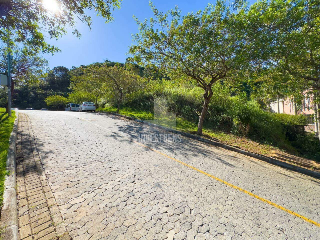 Lote em condomínio à venda no Vale dos Cristais: 