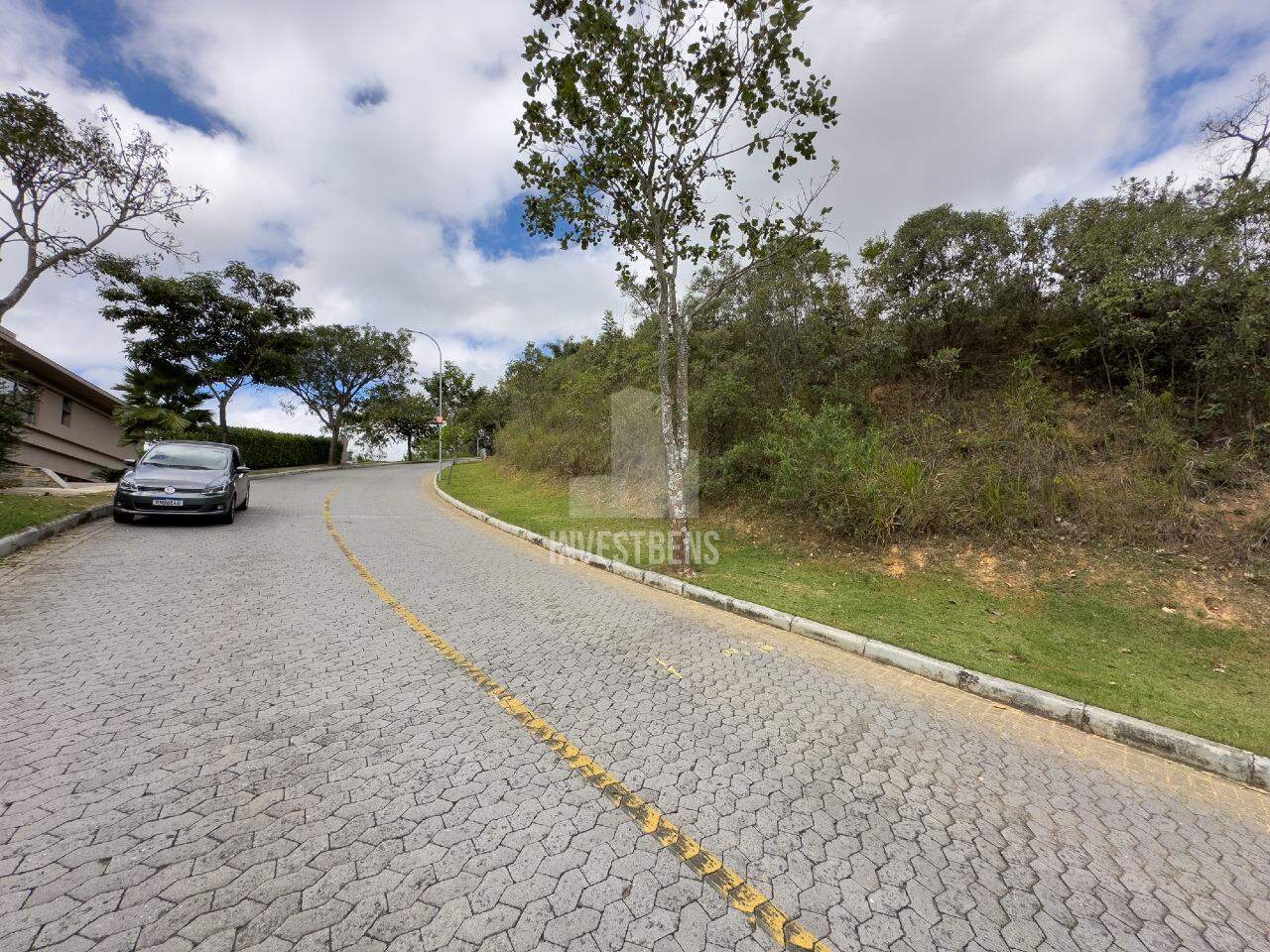 Lote em condomínio à venda no Vale dos Cristais: 