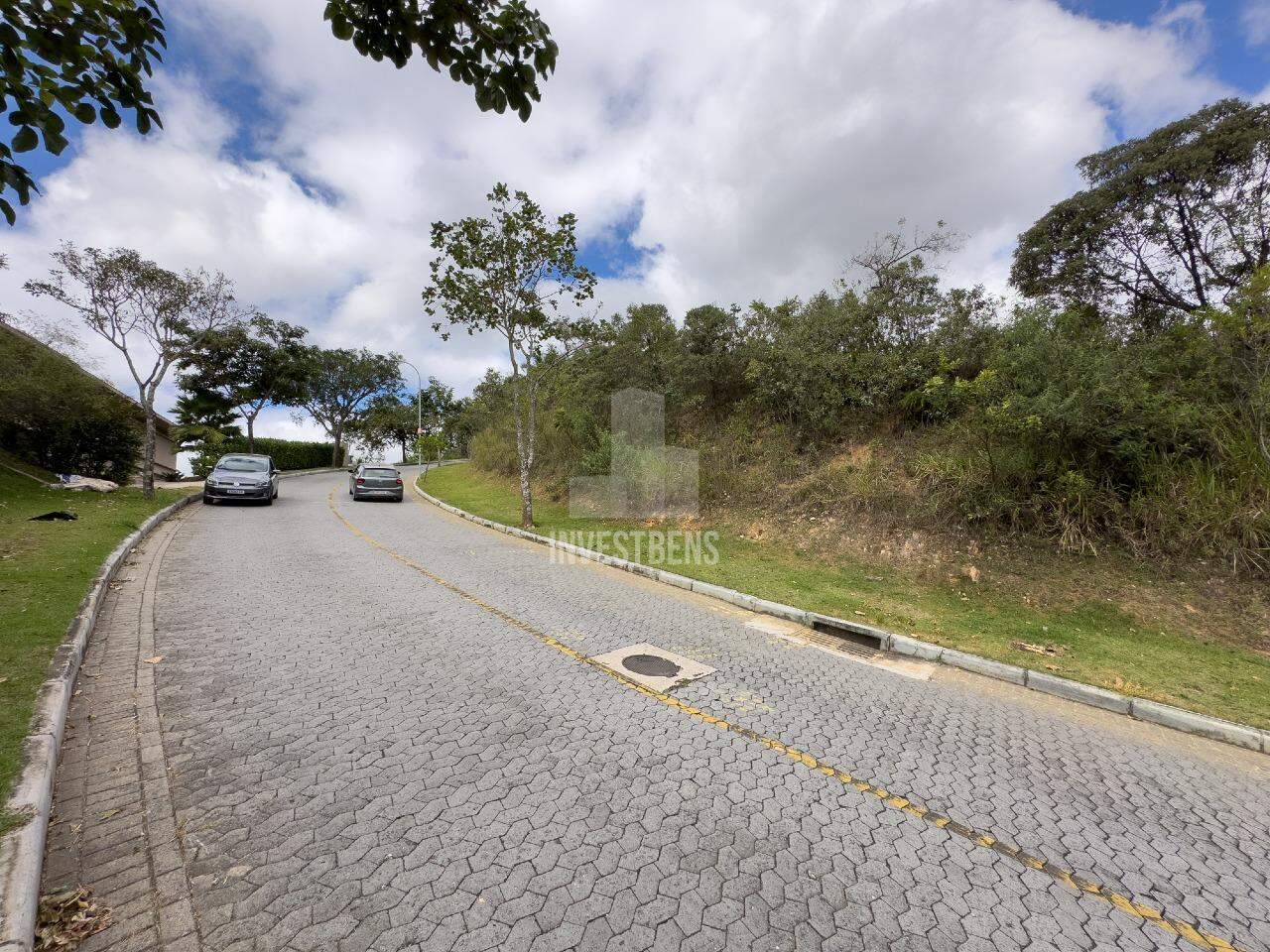 Lote em condomínio à venda no Vale dos Cristais: 