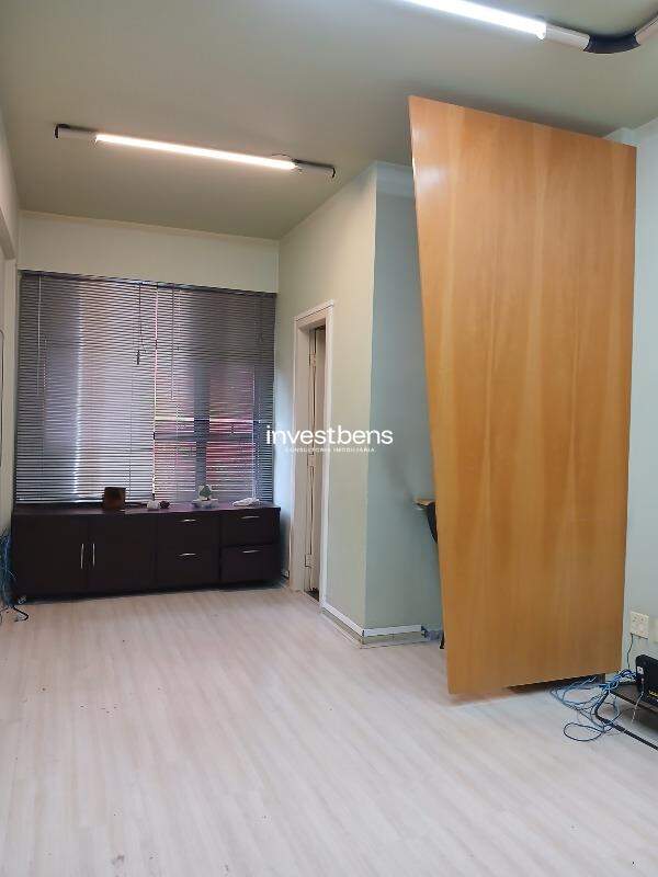 Sala para aluguel no Estoril: 