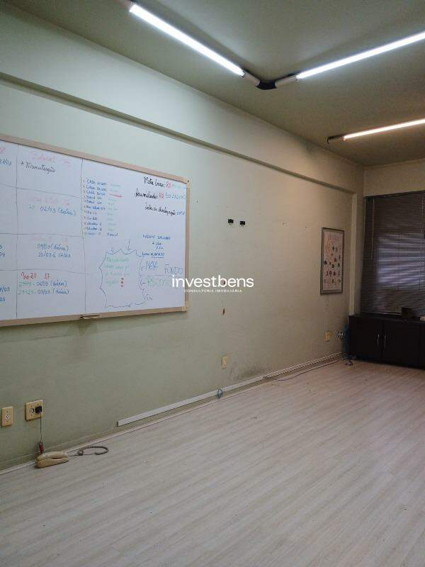 Sala para aluguel no Estoril: 