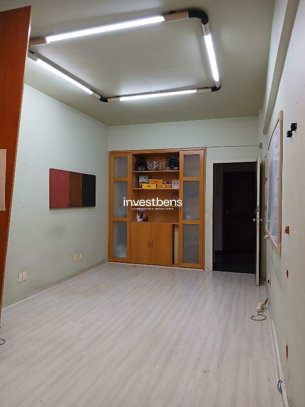Sala para aluguel no Estoril: 
