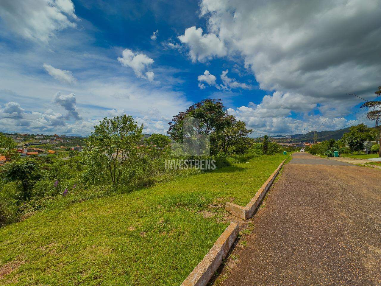 Lote em condomínio à venda no Ville des Lacs: 