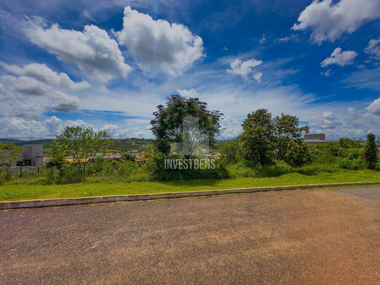 Lote em condomínio à venda no Ville des Lacs: 