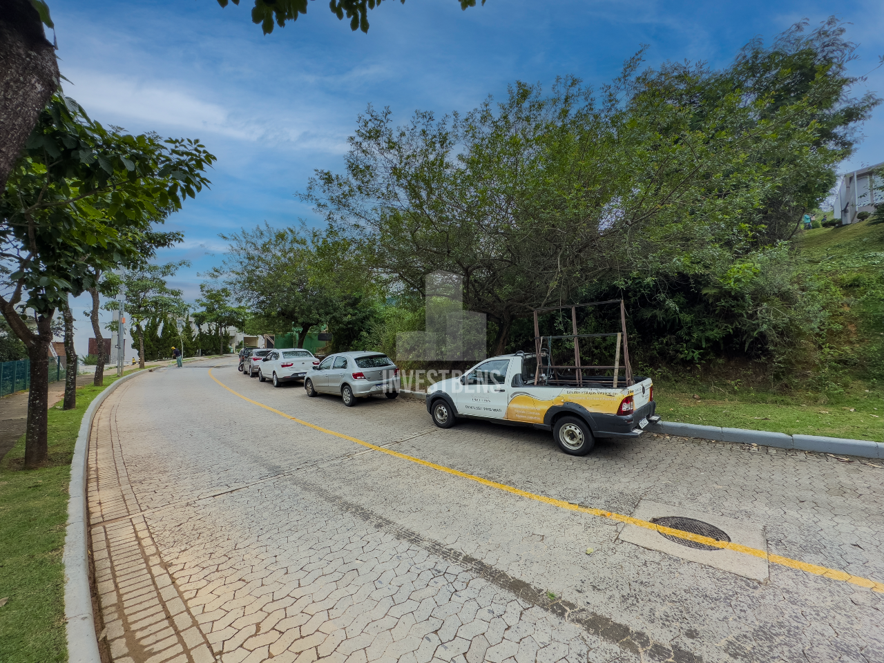 Lote em condomínio à venda no Vale dos Cristais: 