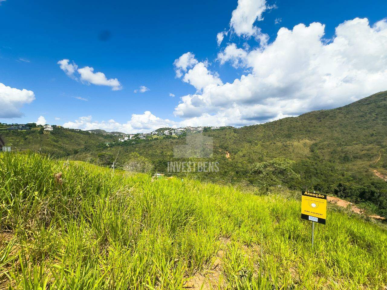 Lote em condomínio à venda no Vila Del Rey: 
