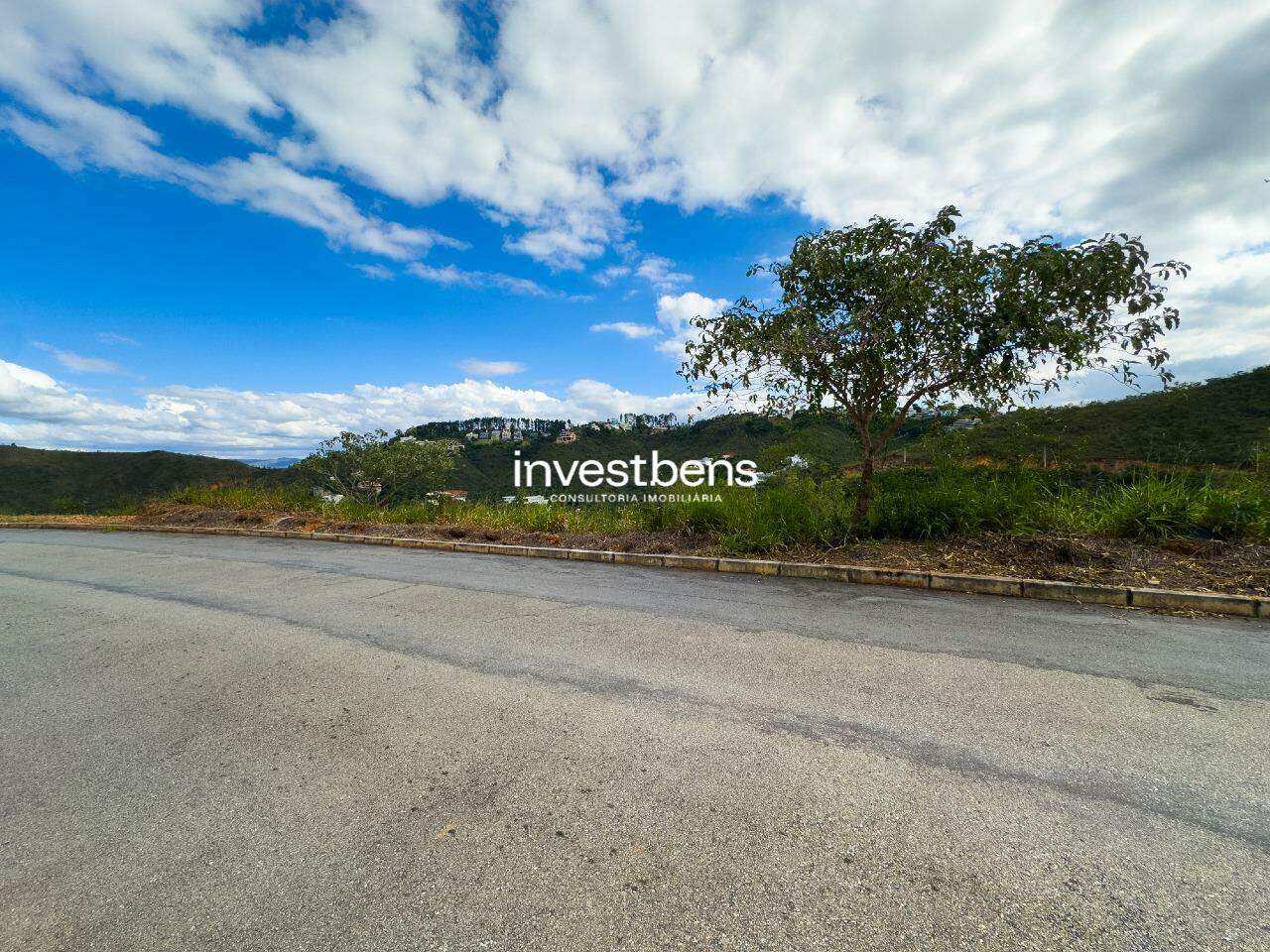 Lote em condomínio à venda no Vila Del Rey: 
