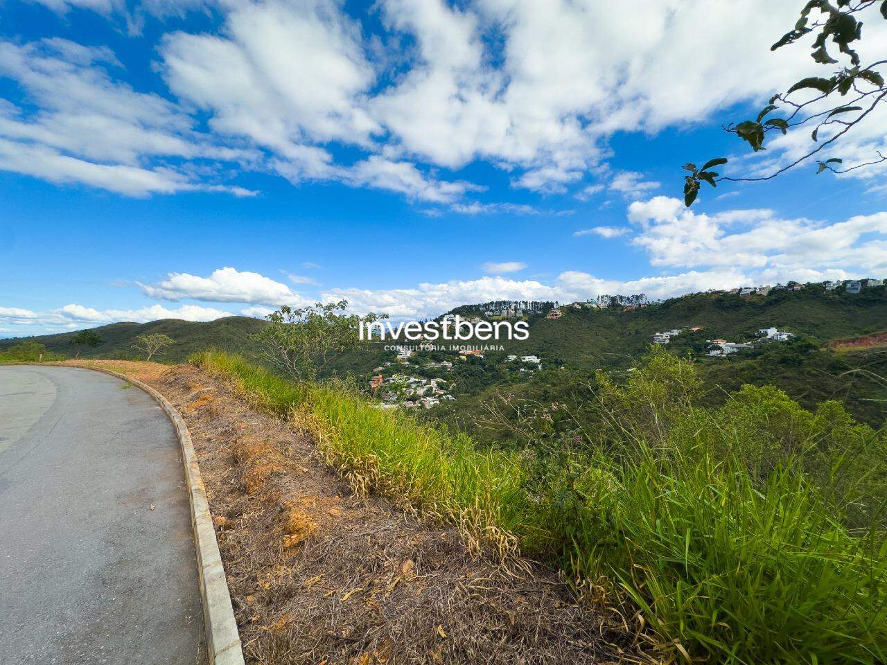 Lote em condomínio à venda no Vila Del Rey: 