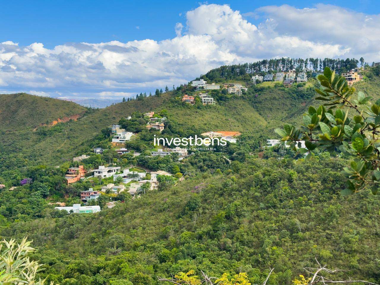 Lote em condomínio à venda no Vila Del Rey: 