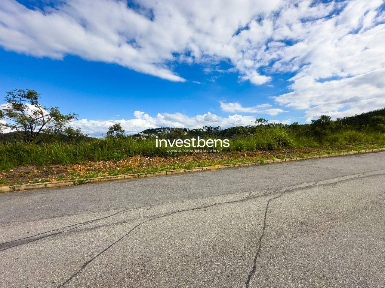 Lote em condomínio à venda no Vila Del Rey: 
