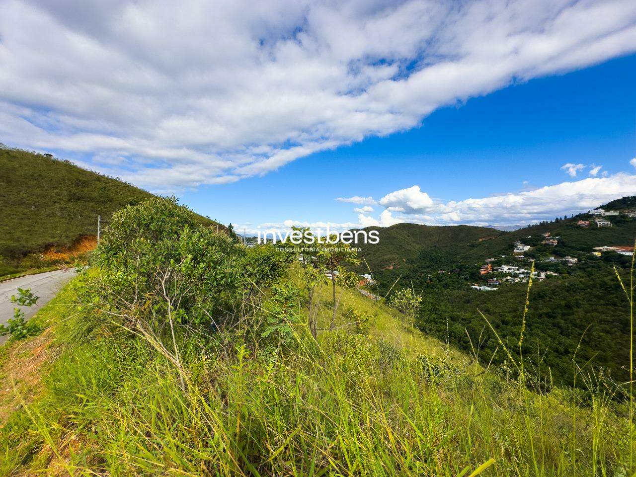 Lote em condomínio à venda no Vila Del Rey: 