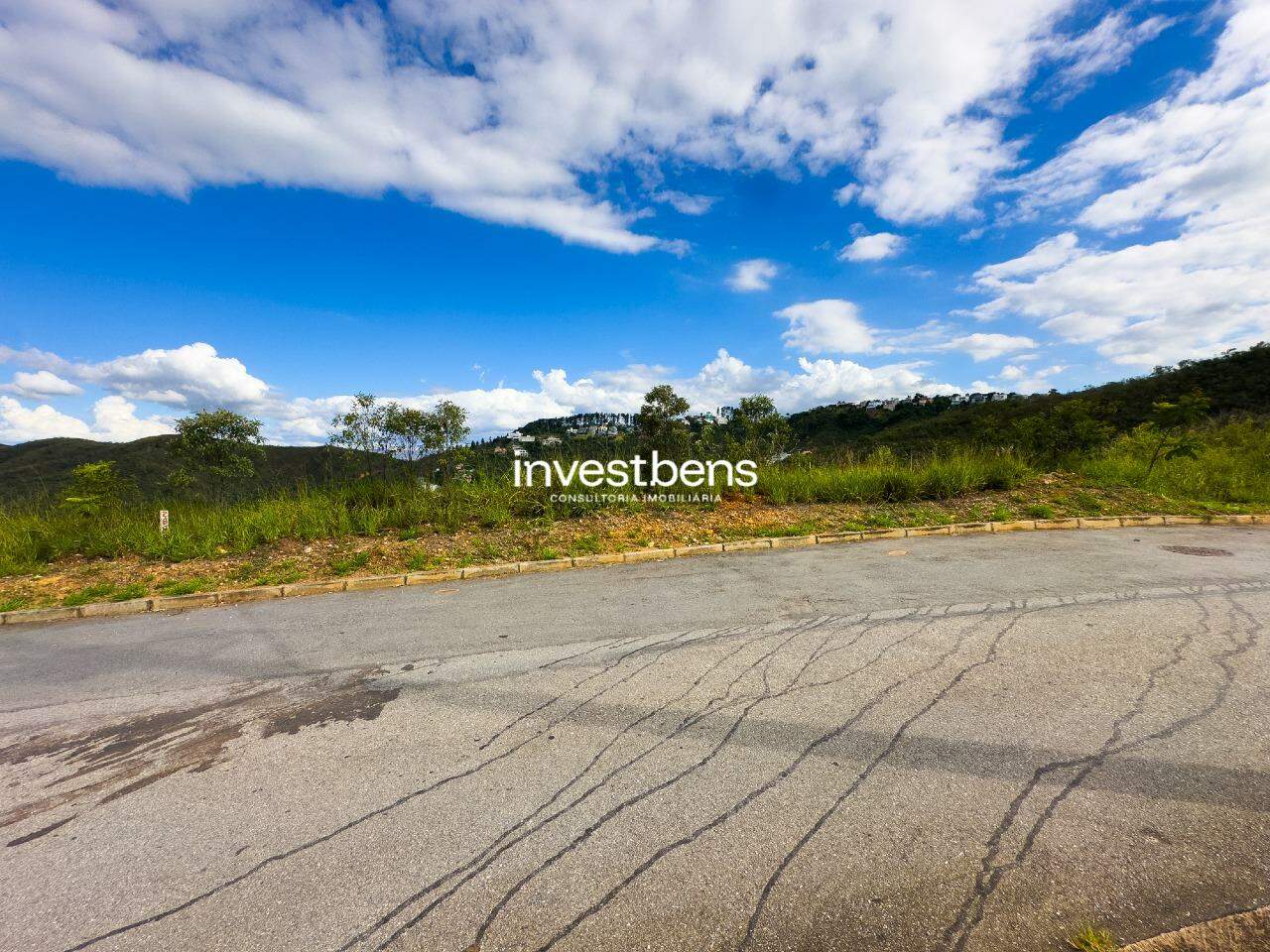 Lote em condomínio à venda no Vila Del Rey: 