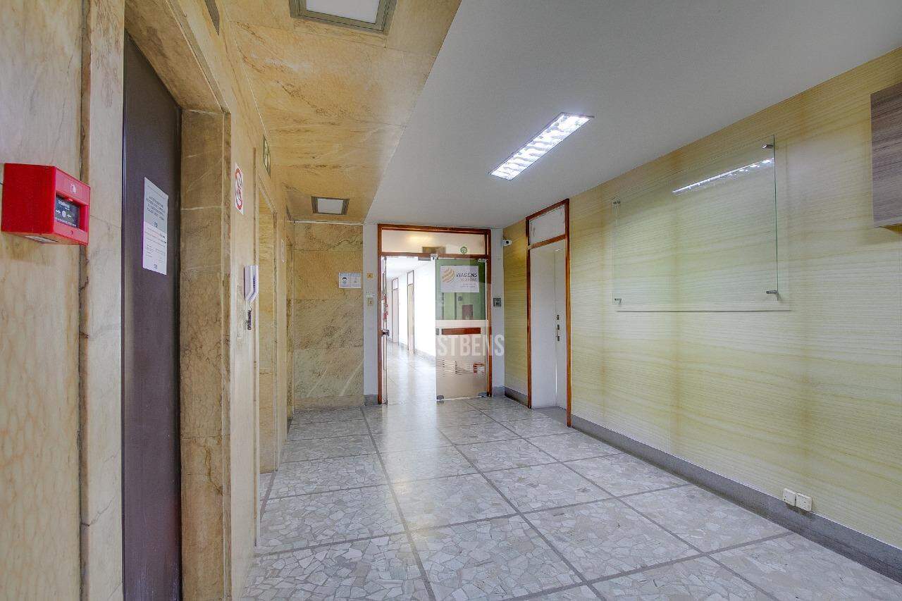 Andar à venda no Centro: 